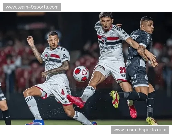 圣保罗vs帕尔梅:咖啡之城恩怨情仇,绿白王权谁主沉浮?